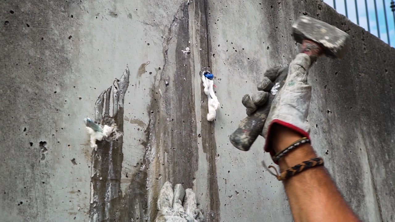 inserimento tappo tenuta arresto infiltrazioni