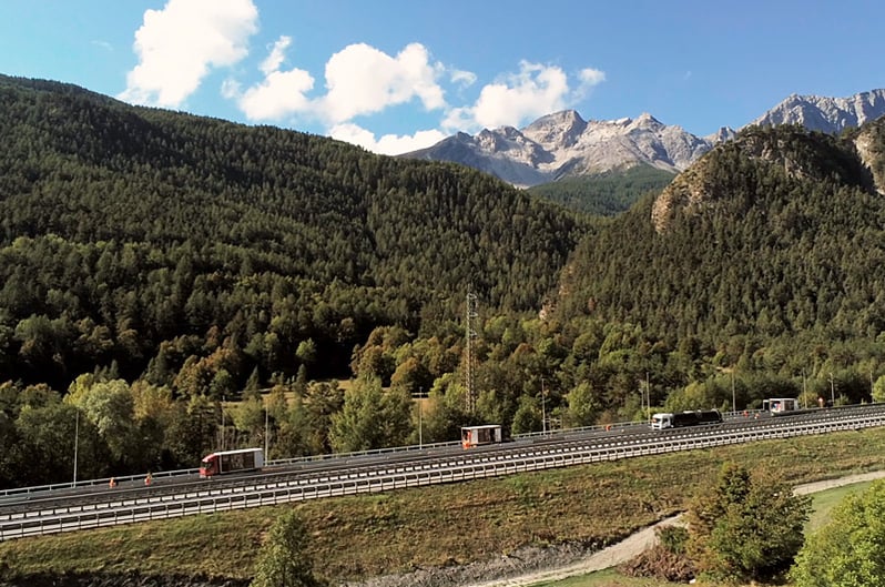 panoramica-intervento-iniezione-resine-espandenti-consolidamento-manto-stradale