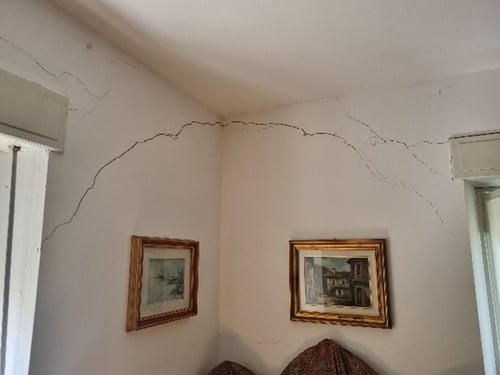 crepe e lesioni interne per cedimenti delle fondazioni a pavia