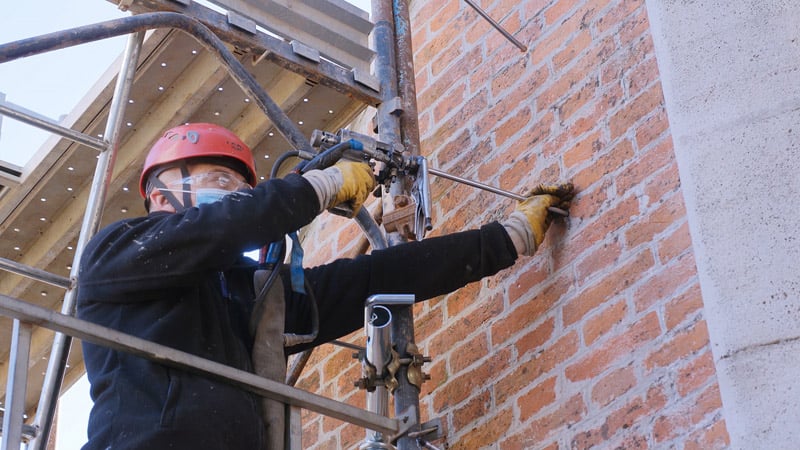 iniezione-resina-bassa-pressione-rigonfiamento-per-murature