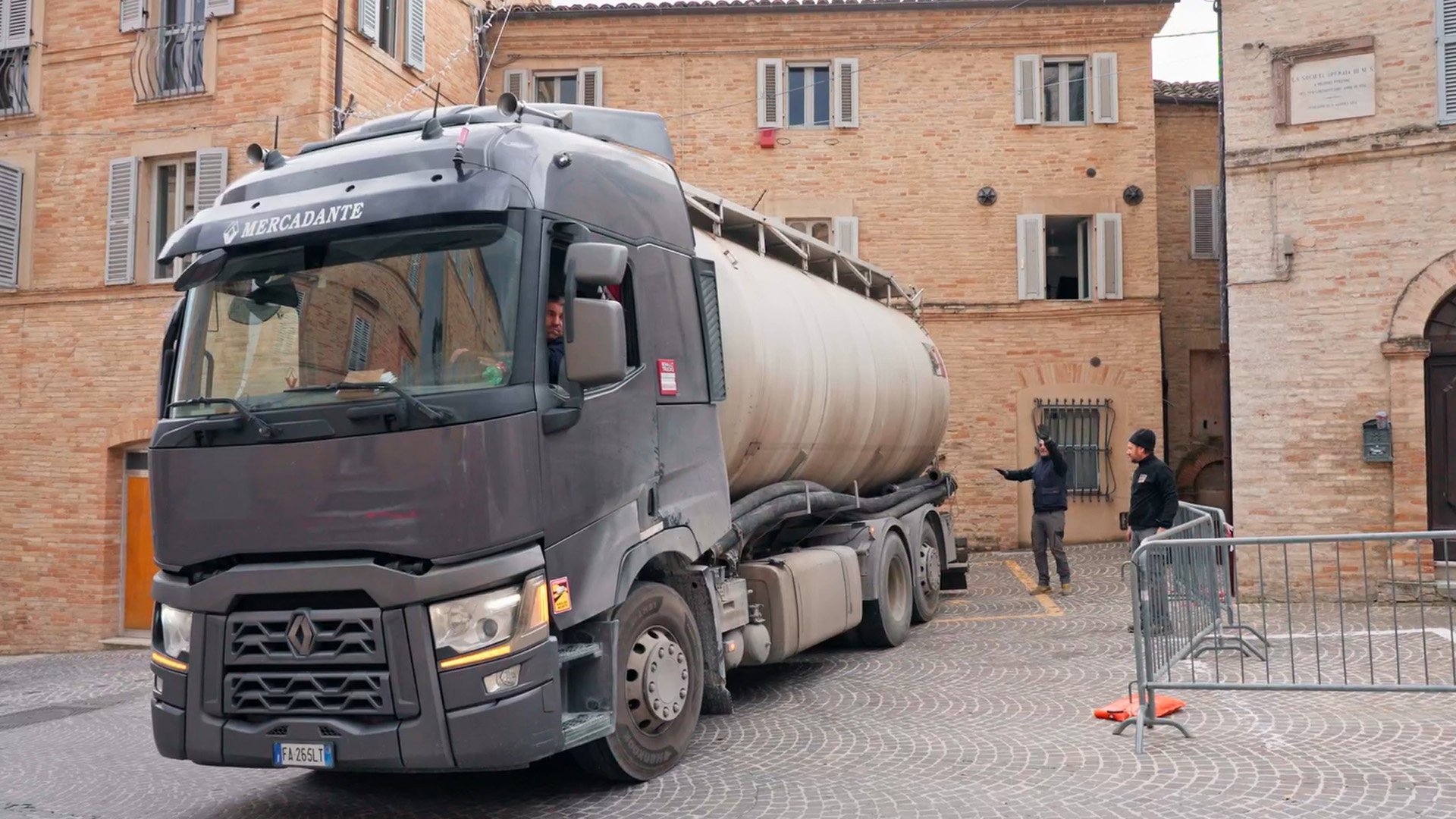 arrivo camion argilla