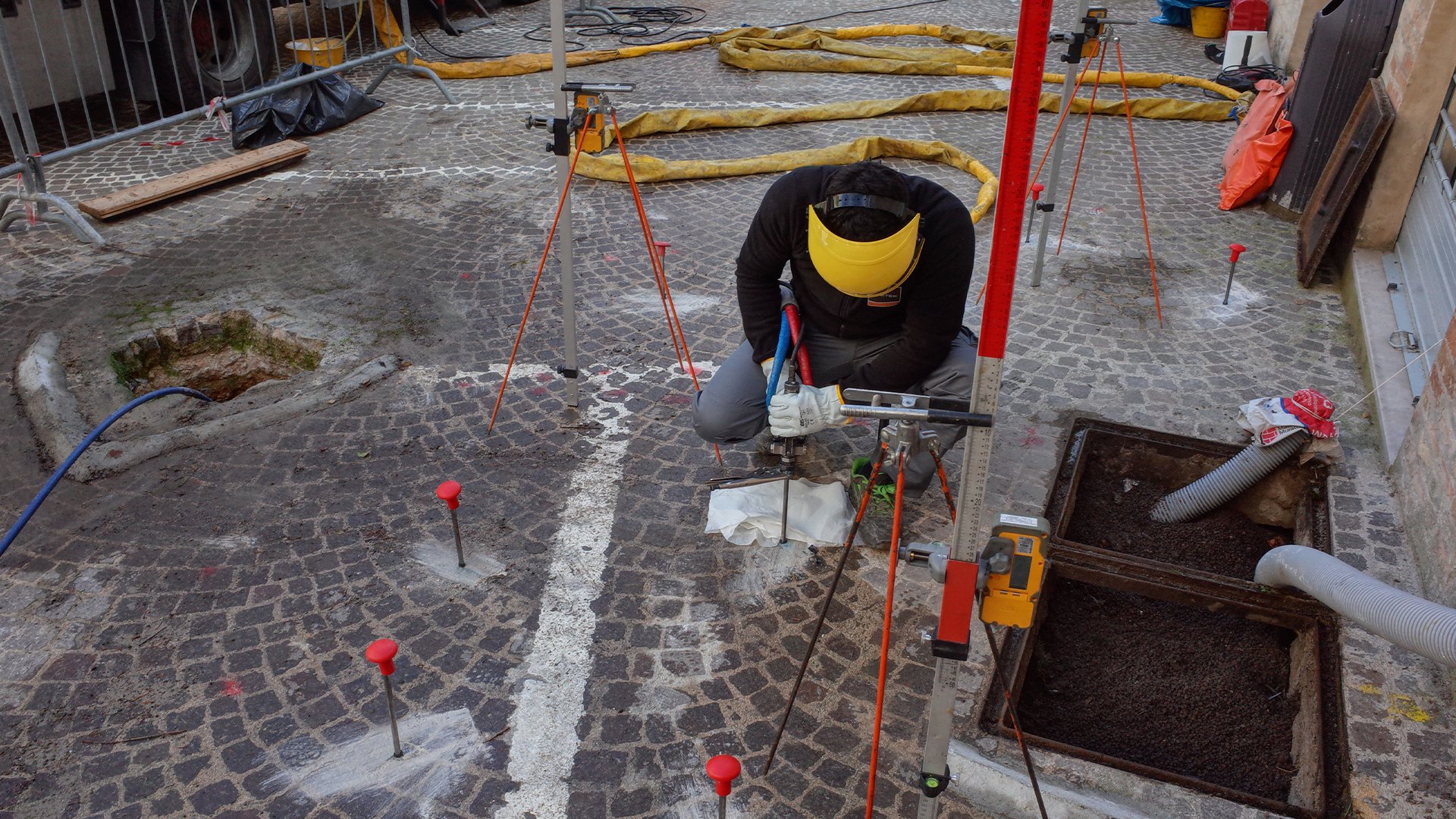 riempimento cavita uretek argilla e iniezioni di resina a rifiuto