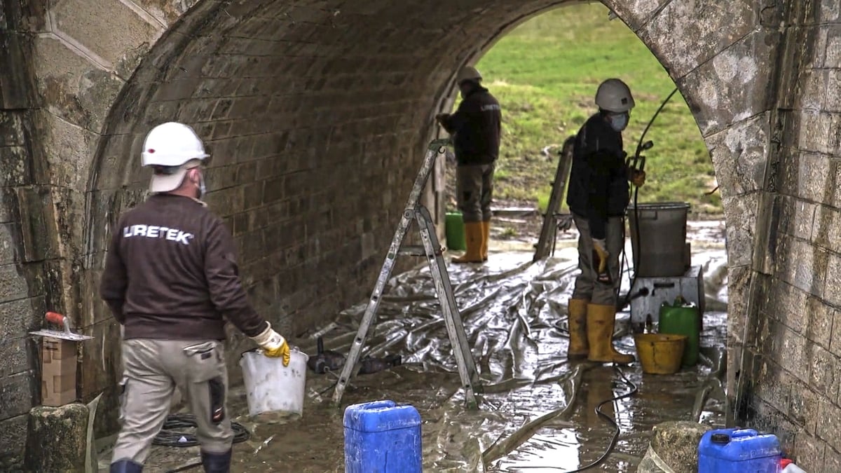 infiltration-water-walls-against the ground-underpass