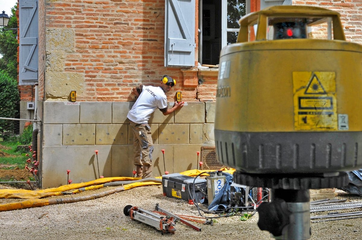 controllo laser per consolidamento terreni di fondazione con iniezioni resine