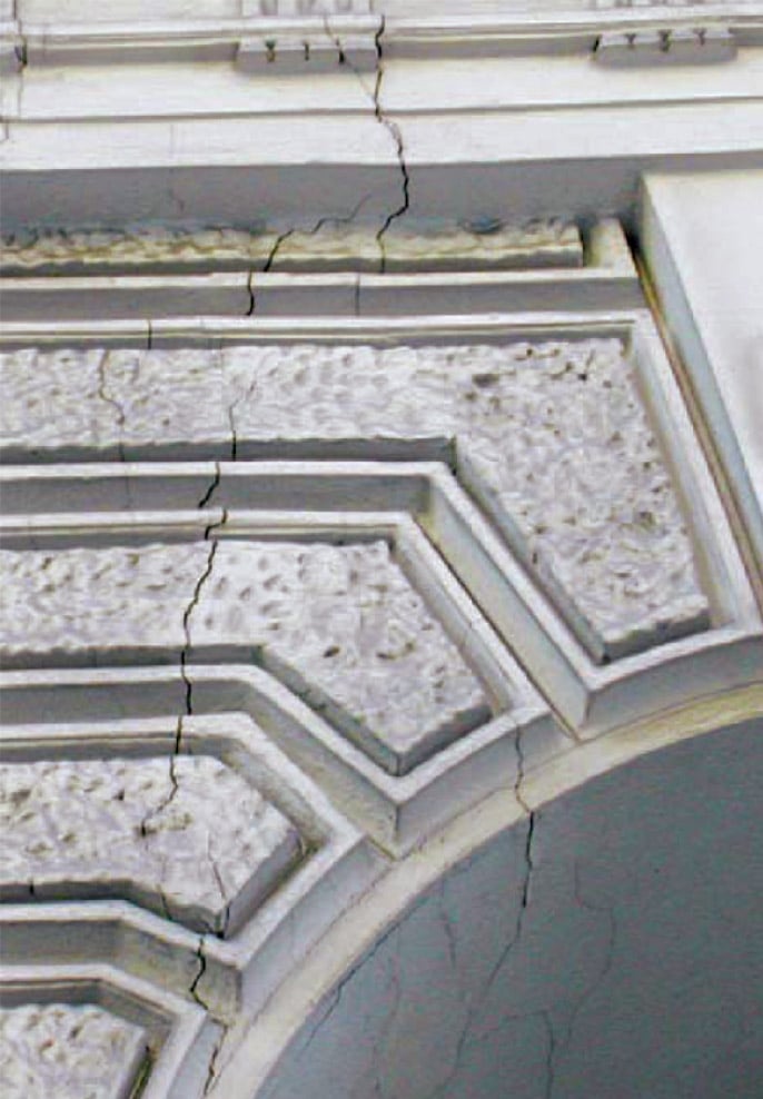 crepe pericolose edificio storico vienna