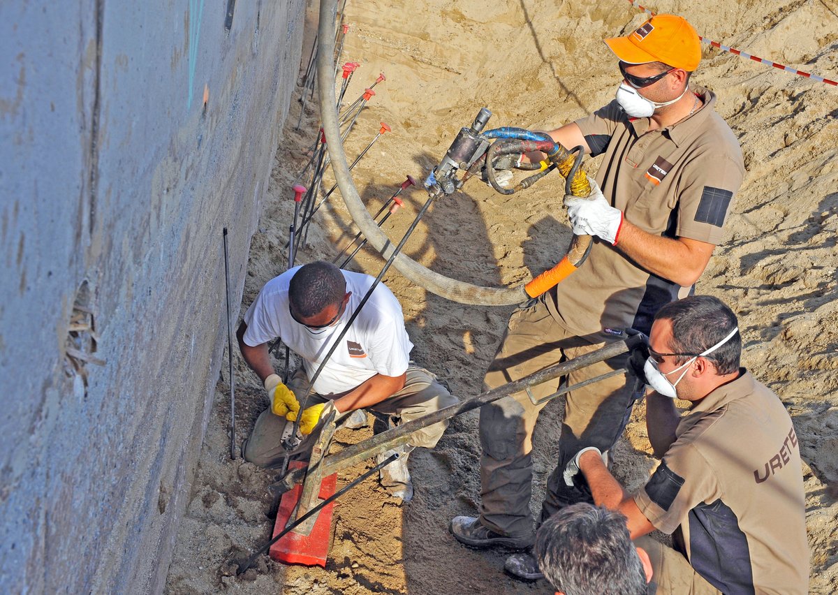 iniezioni resine espandenti consolidamento terreno fondazione muro