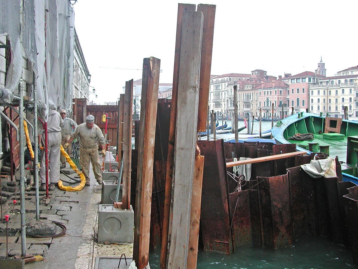 cedimenti muro di sponda consolidamento con iniezioni di resine espandenti