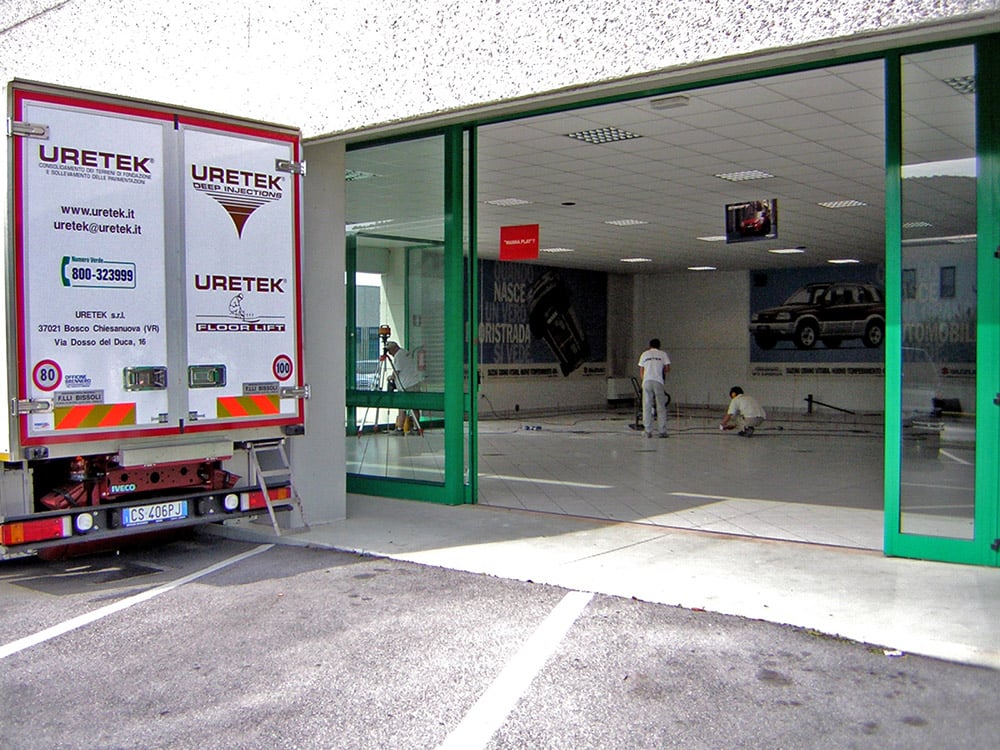 cedimenti pavimentazione concessionaria auto