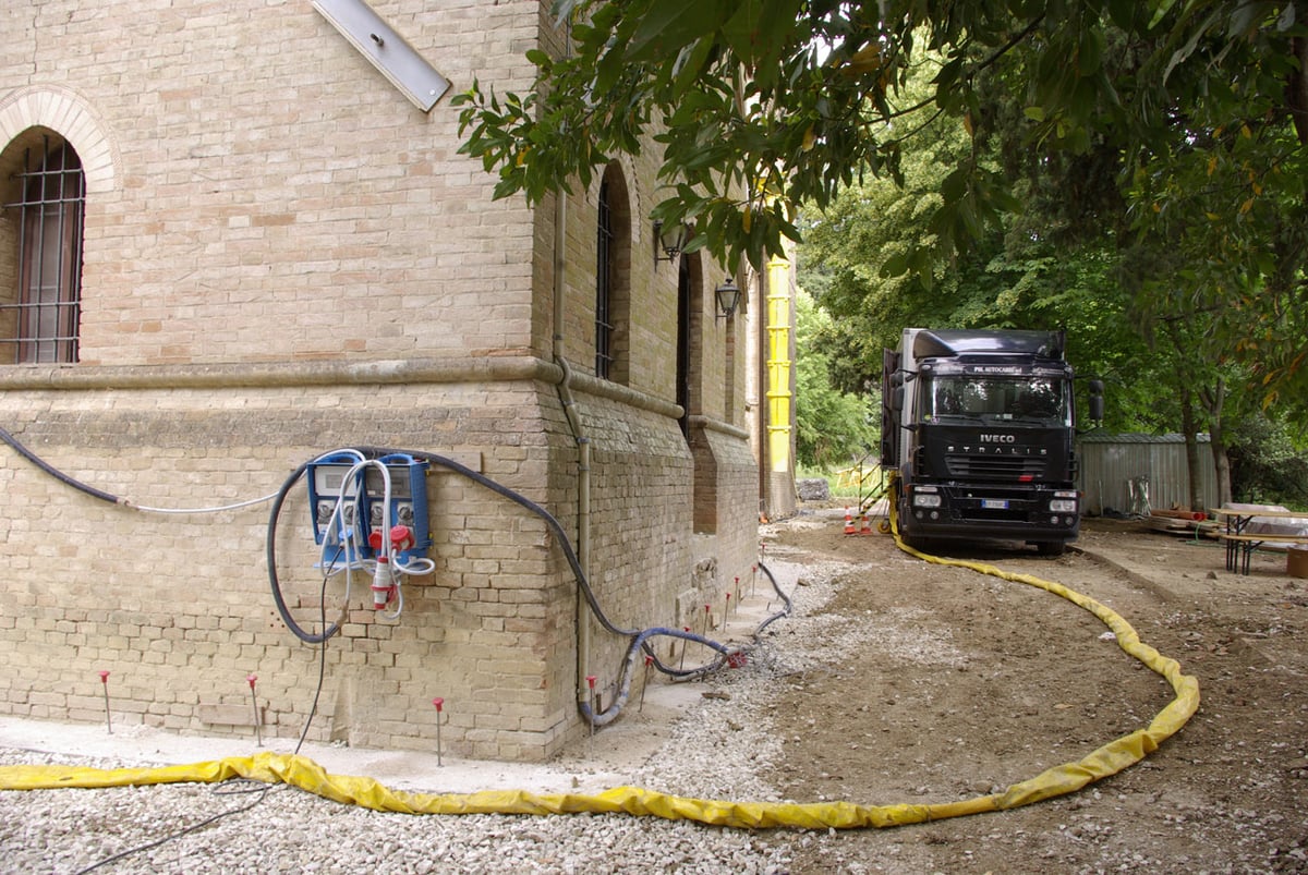 consolidamento terreno di fondazione iniezioni resine espandenti