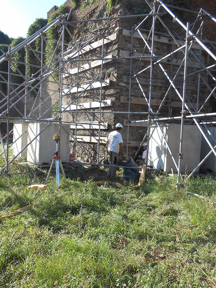 cedimento terreno di fondazione muratura iniezioni resine