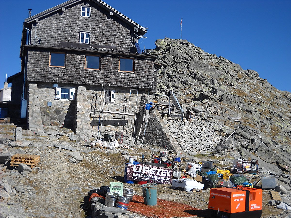 consolidamento terreno di fondazione con iniezione di resine espandenti