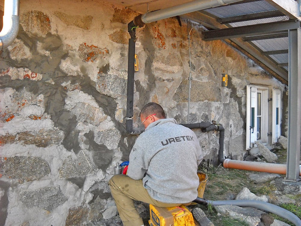 iniezione resine uretek causa cedimento terreno di fondazione