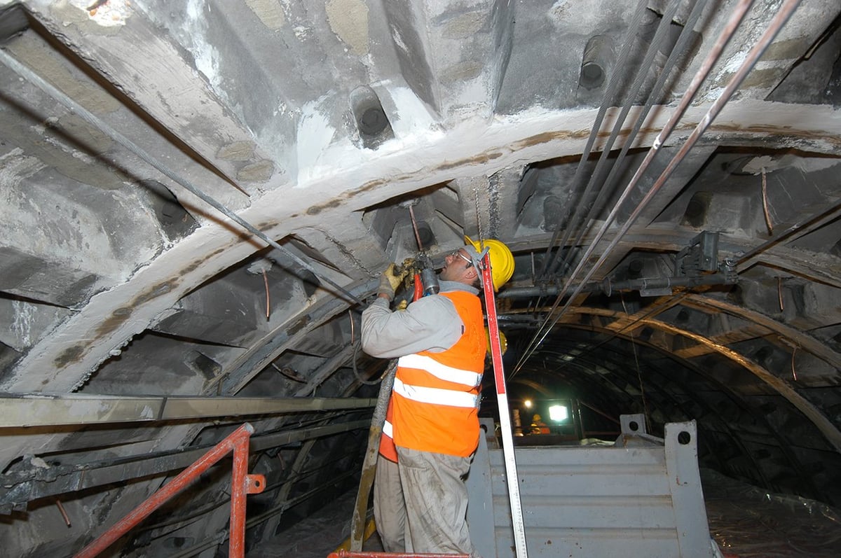 infiltrazioni rivestimento pareti calcestruzzo galleria