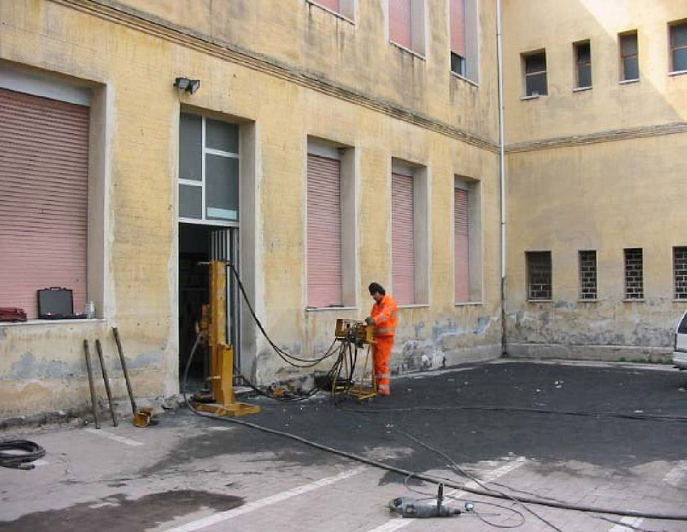 lesioni sulle murature portanti soluzione iniezioni resine uretek