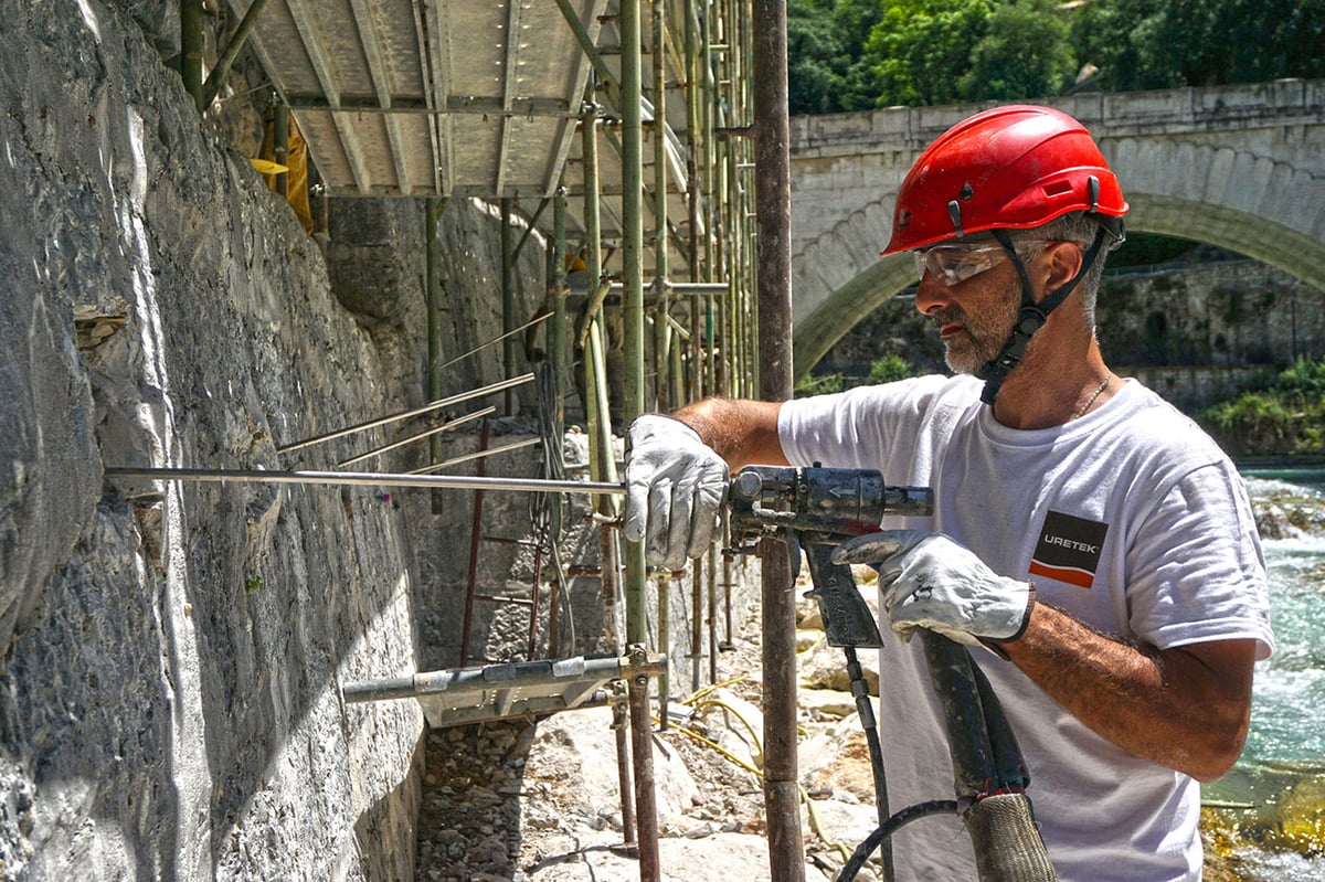 iniezione resina espandente uretek