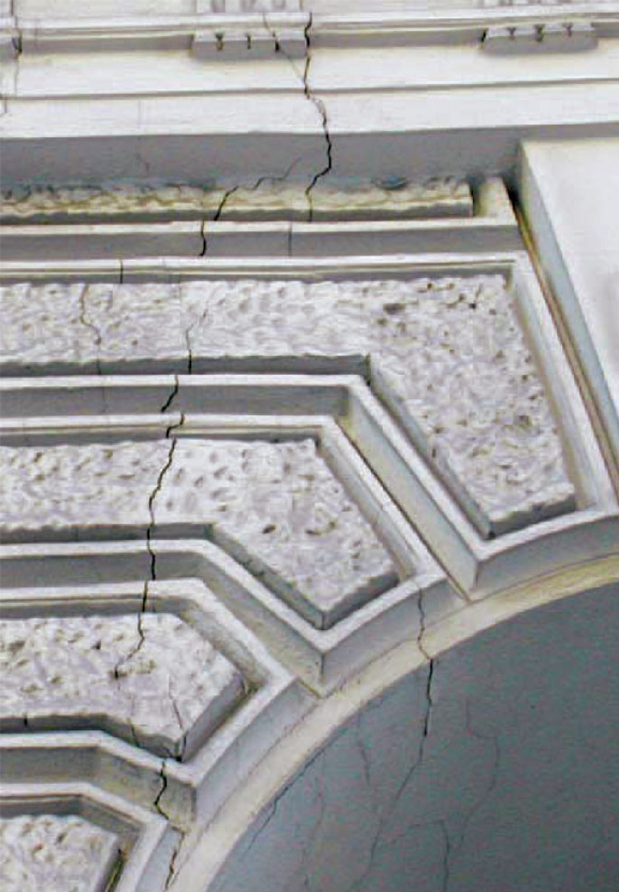 crepe pericolose edificio storico vienna