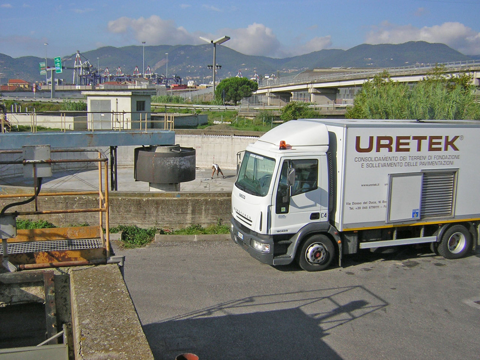 intervento uretek iniezione resine espandenti consolidamento terreno fondazione depuratore