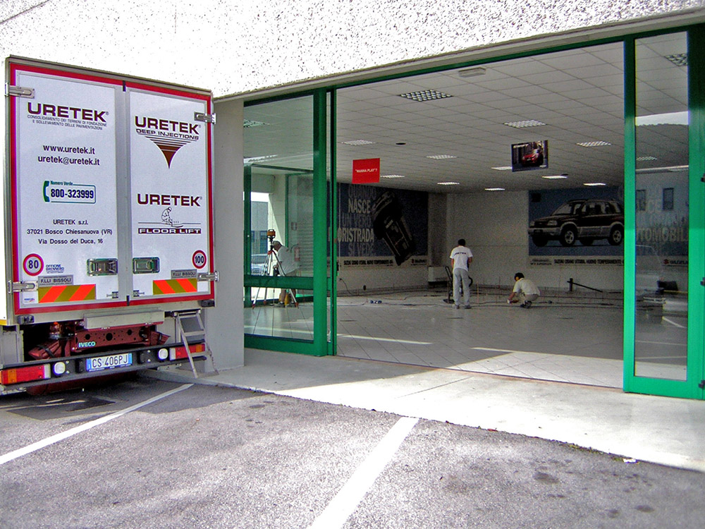 cedimenti pavimentazione concessionaria auto