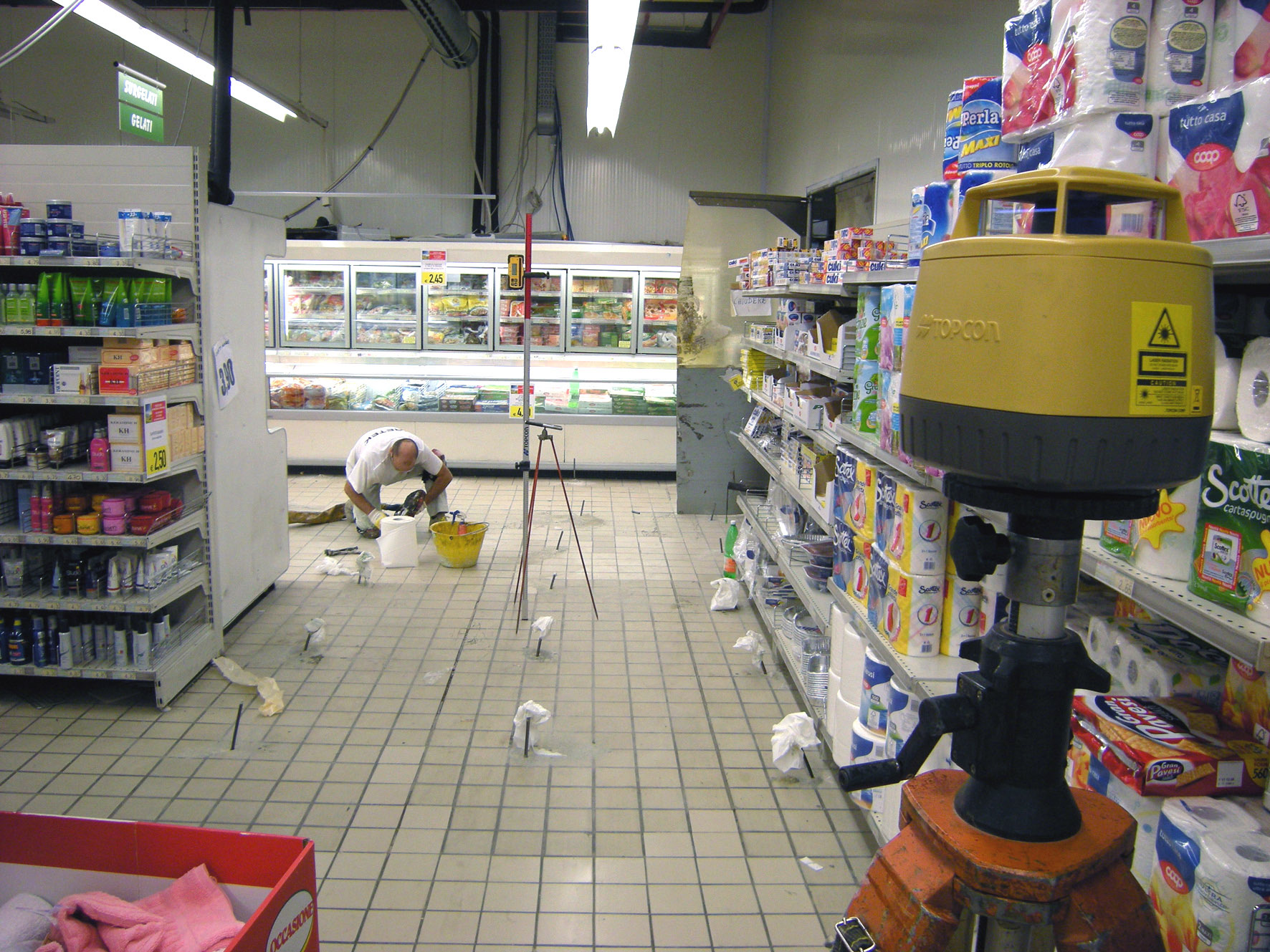 abbassamanto pavimentazione supermercato