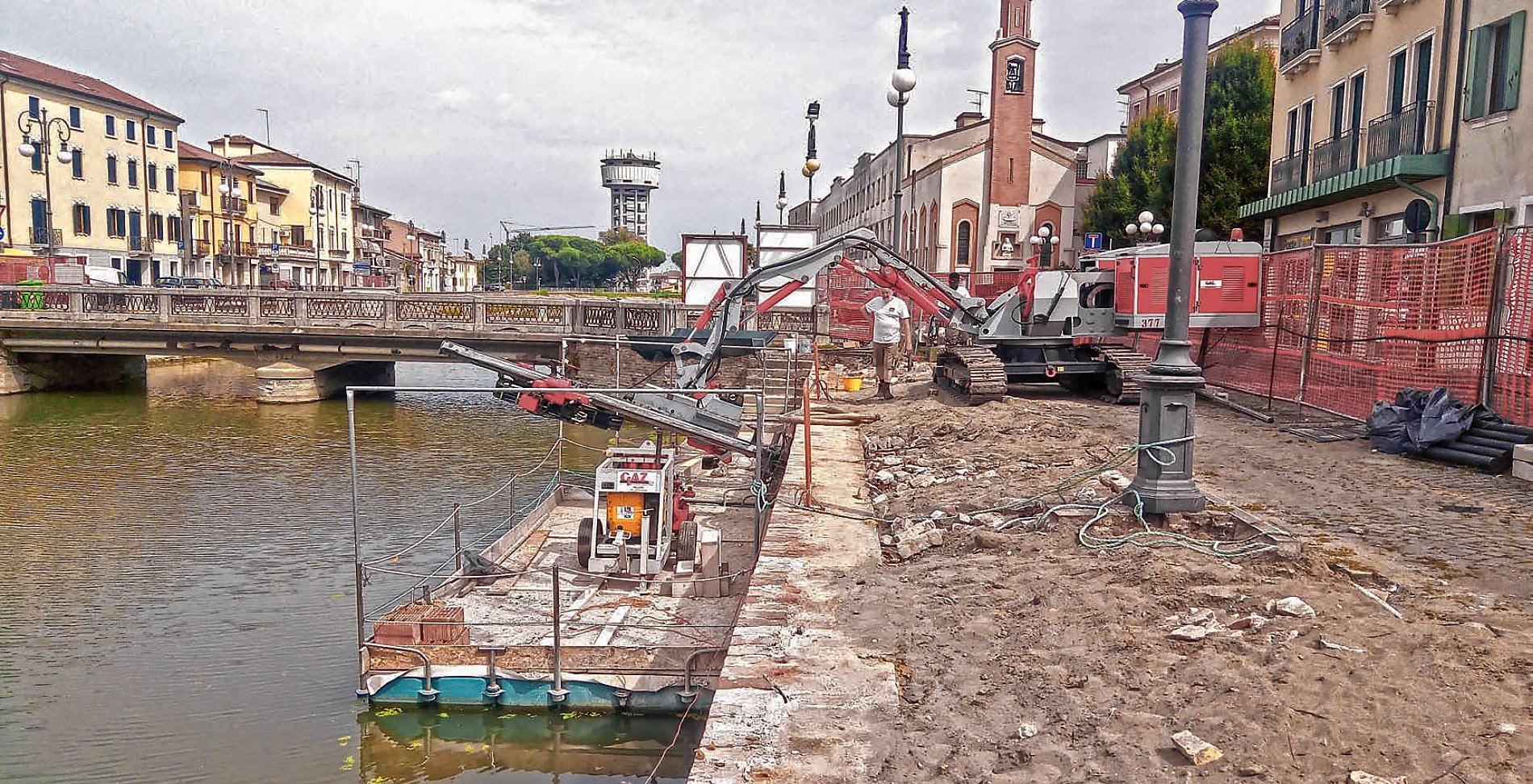 consolidamento del terreno di fondazione del muro spondale di un canale