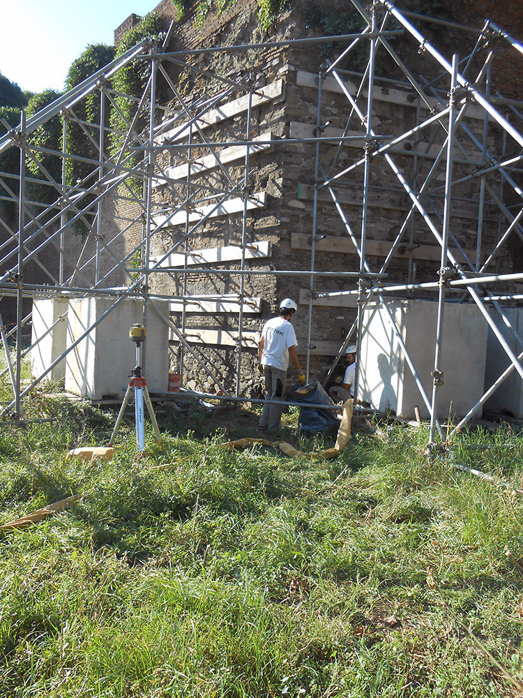 cedimento terreno di fondazione muratura iniezioni resine