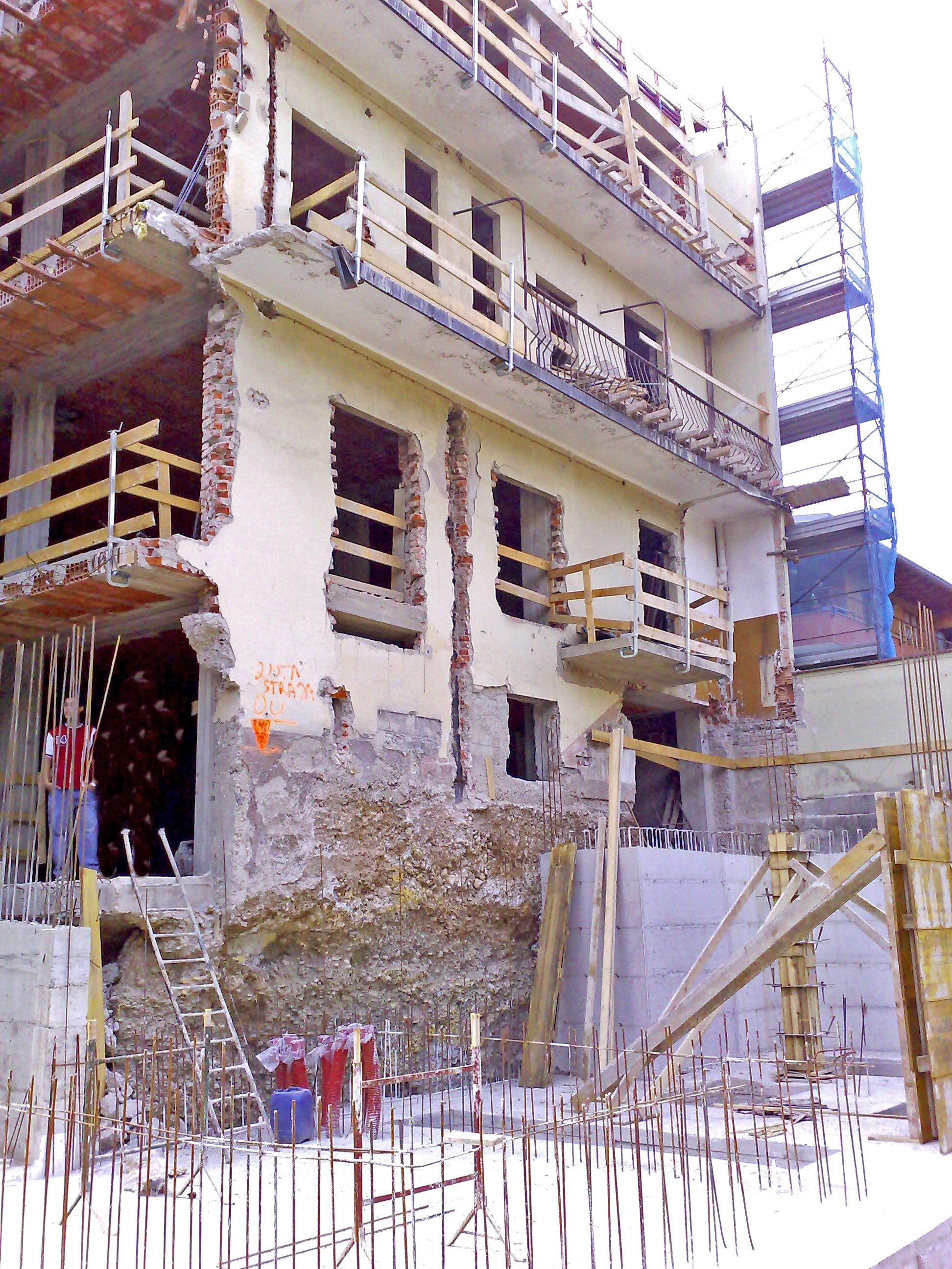 adeguare capacita portante terreno per sopraelevare edificio