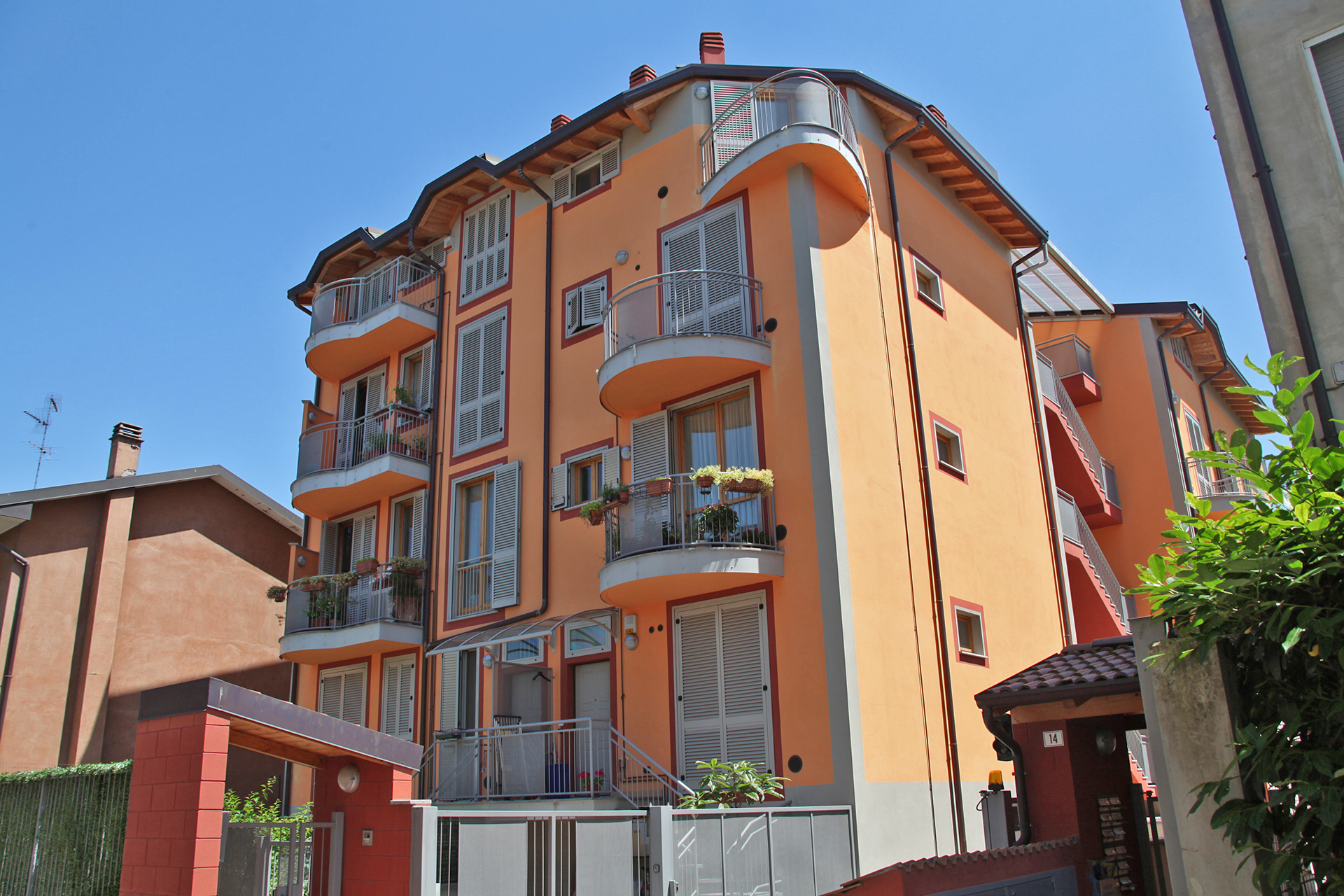 consolidamento terreno di fondazione edificio per sopraelevare