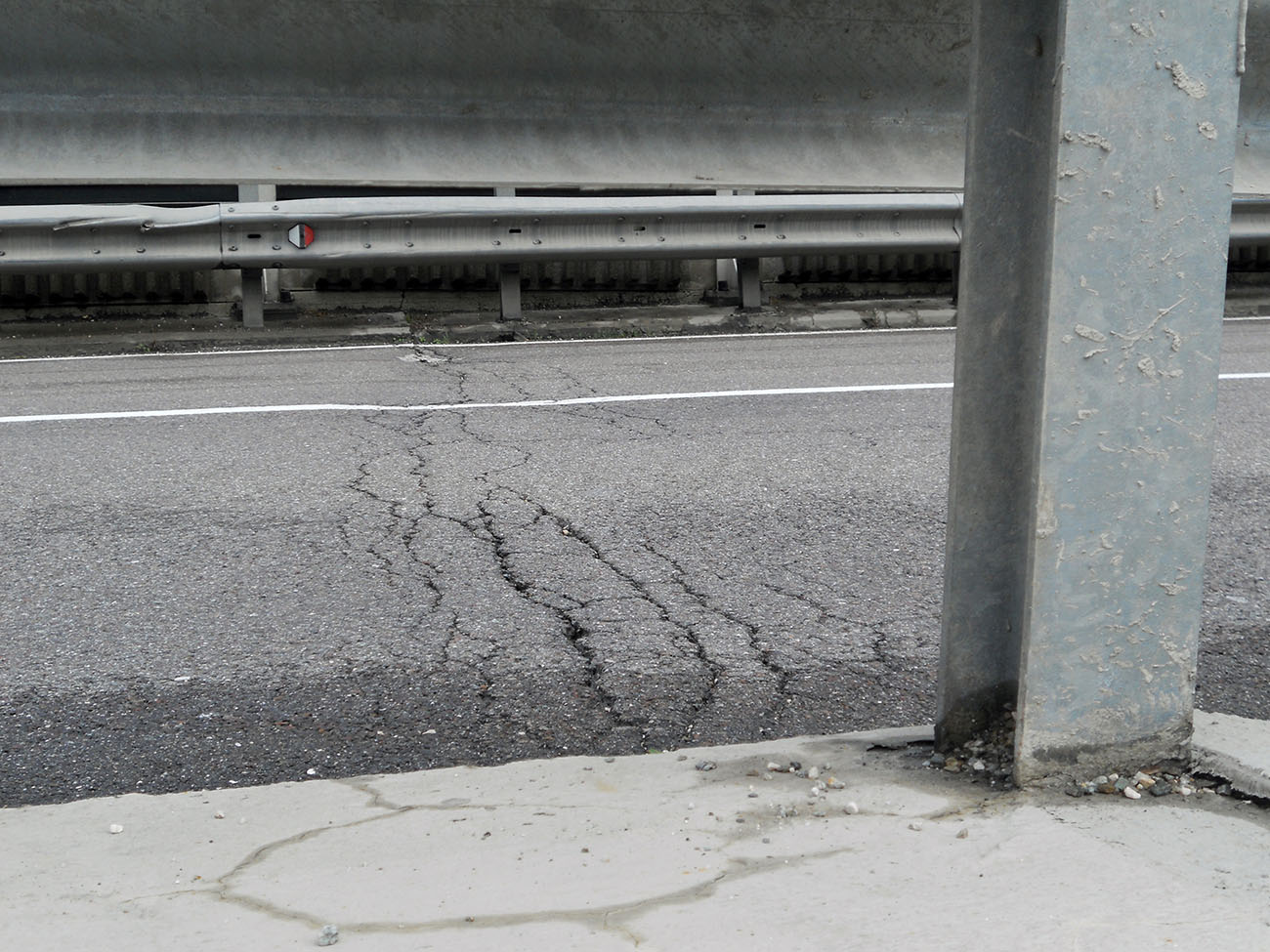 asfalto dissestato cedimento terreno di fondazione