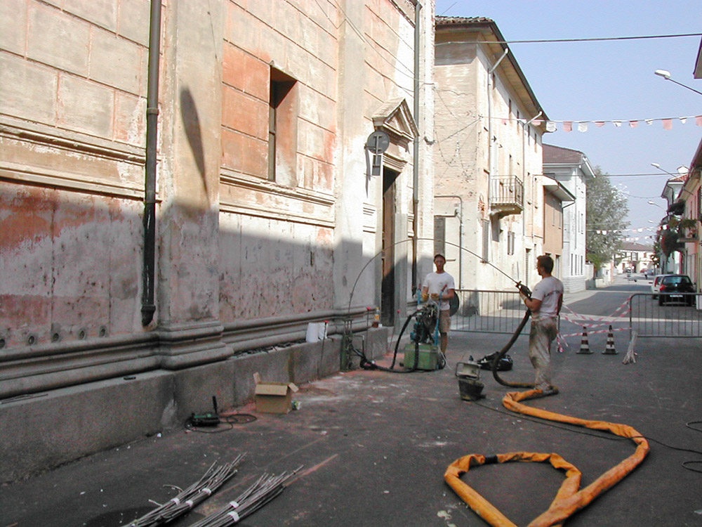 cedimento terreno di fondazione iniezione resine