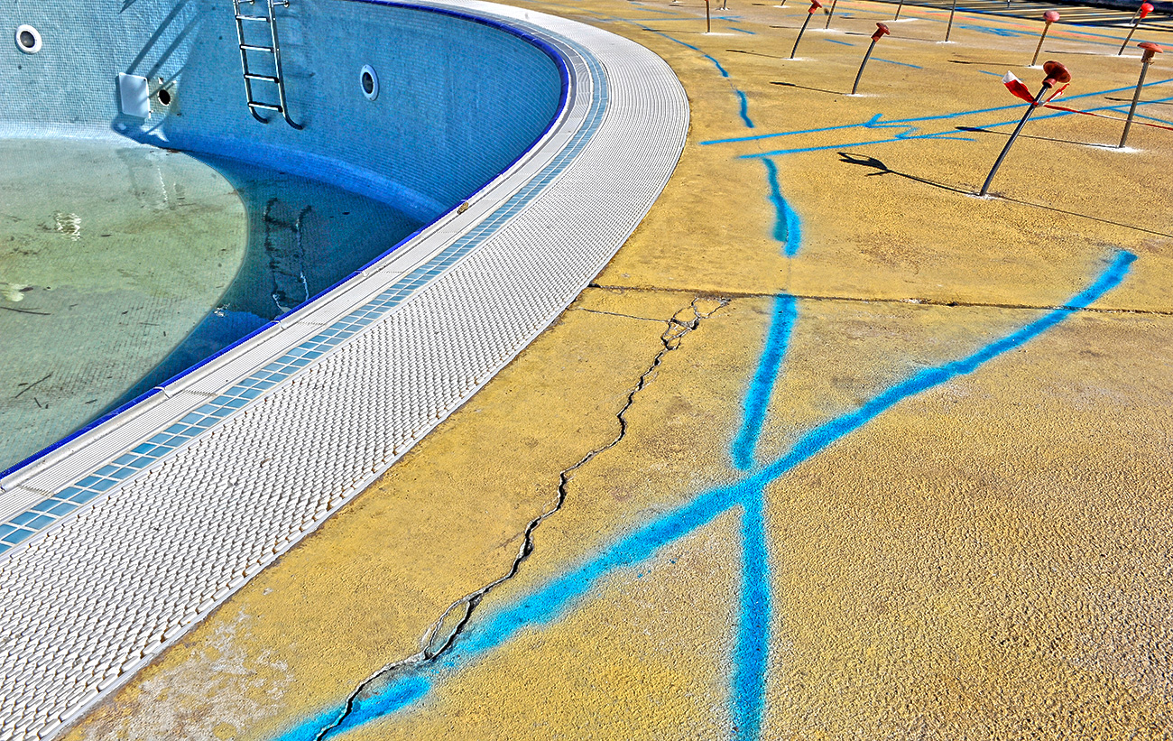 sollevamento pavimentazioni piscina