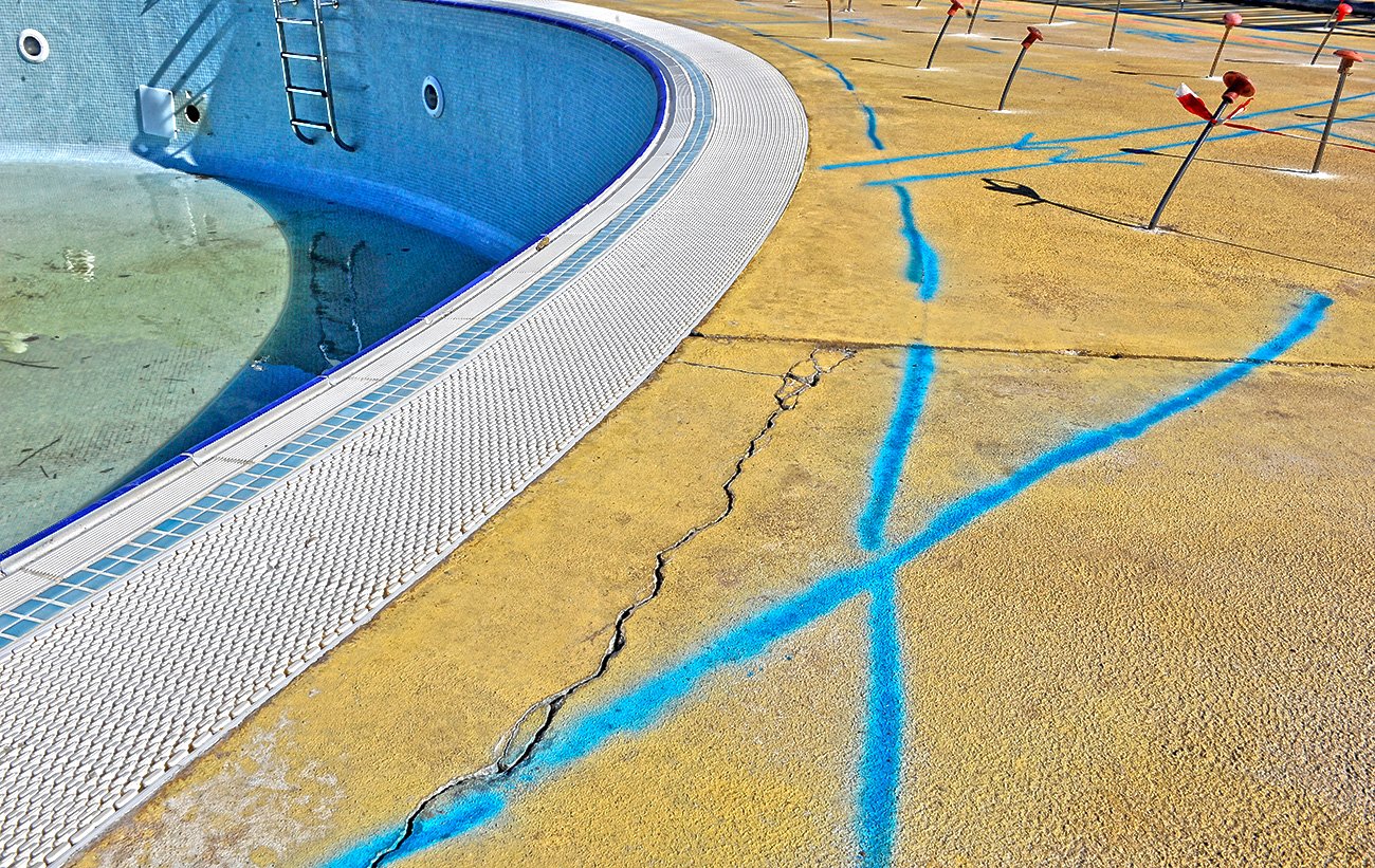cedimento pavimentazioni piscina soluzione iniezioni resine espandenti